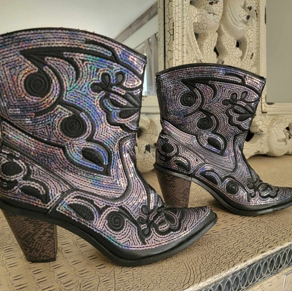 HELEN & HEART boots - Picture 2 of 8